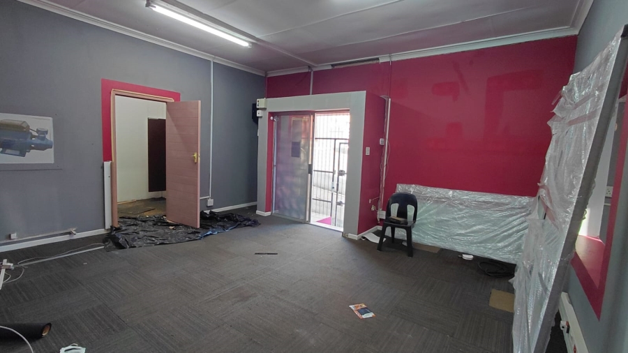 To Let Commercial Property for Rent in Quigney Eastern Cape